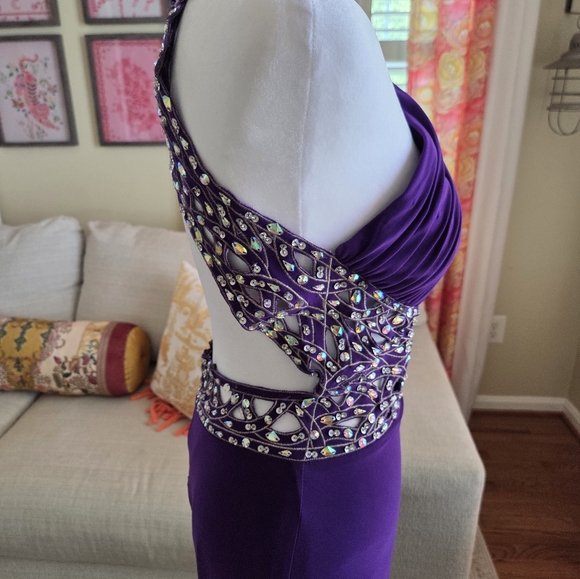 Camille La Vie Formal Gown Prom Evening Sz 2 Embellished Halter Violet Purple - Picture 9 of 13
